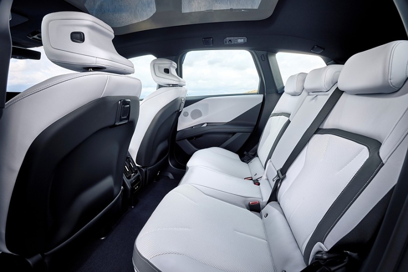 Новый BMW iX3: узкие ноздри, эксцентричный салон, 800 вольт и суперкомпьютеры
